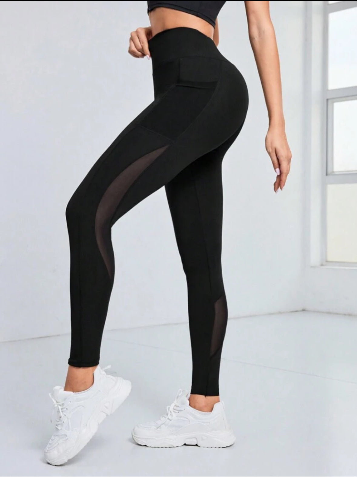 Leggings Deportivos Negros con Malla y Bolsillo