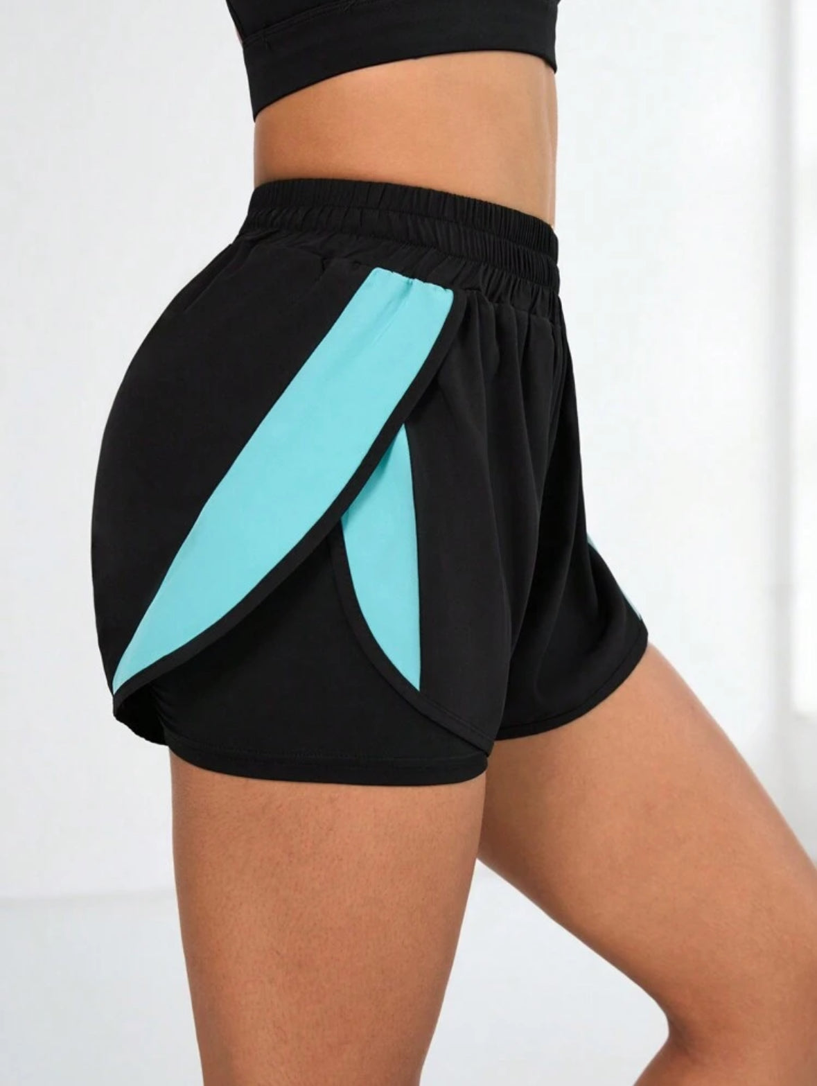 Short Deportivo Feminino