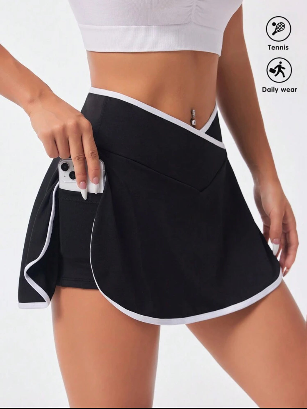 short-Pollera negra con lineas blancas